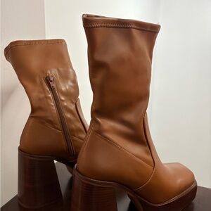 L'INTERVALLE Tan Heeled Boots